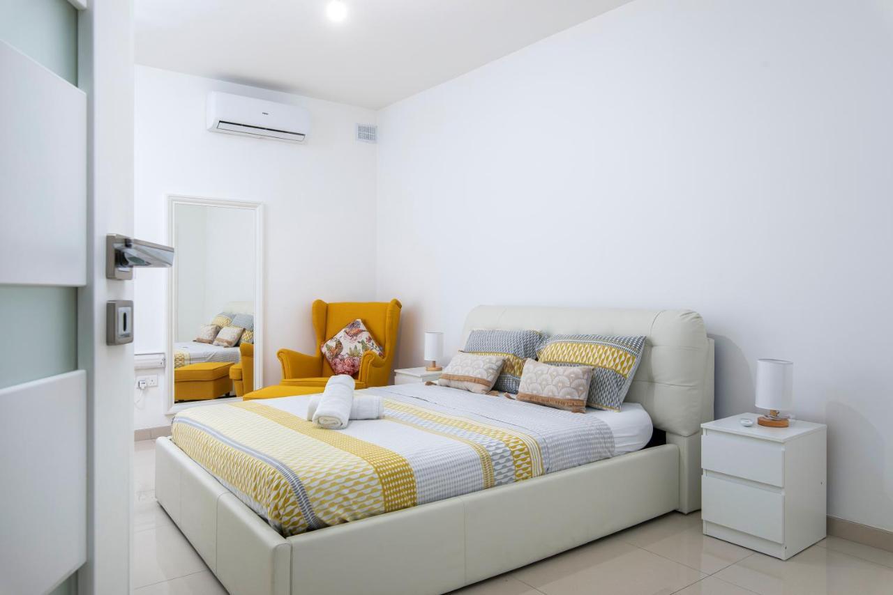 Spacious, Modern & Cosy 2 Bedroom 2 Bathroom Apartment - St. Julians سانت جوليان المظهر الخارجي الصورة