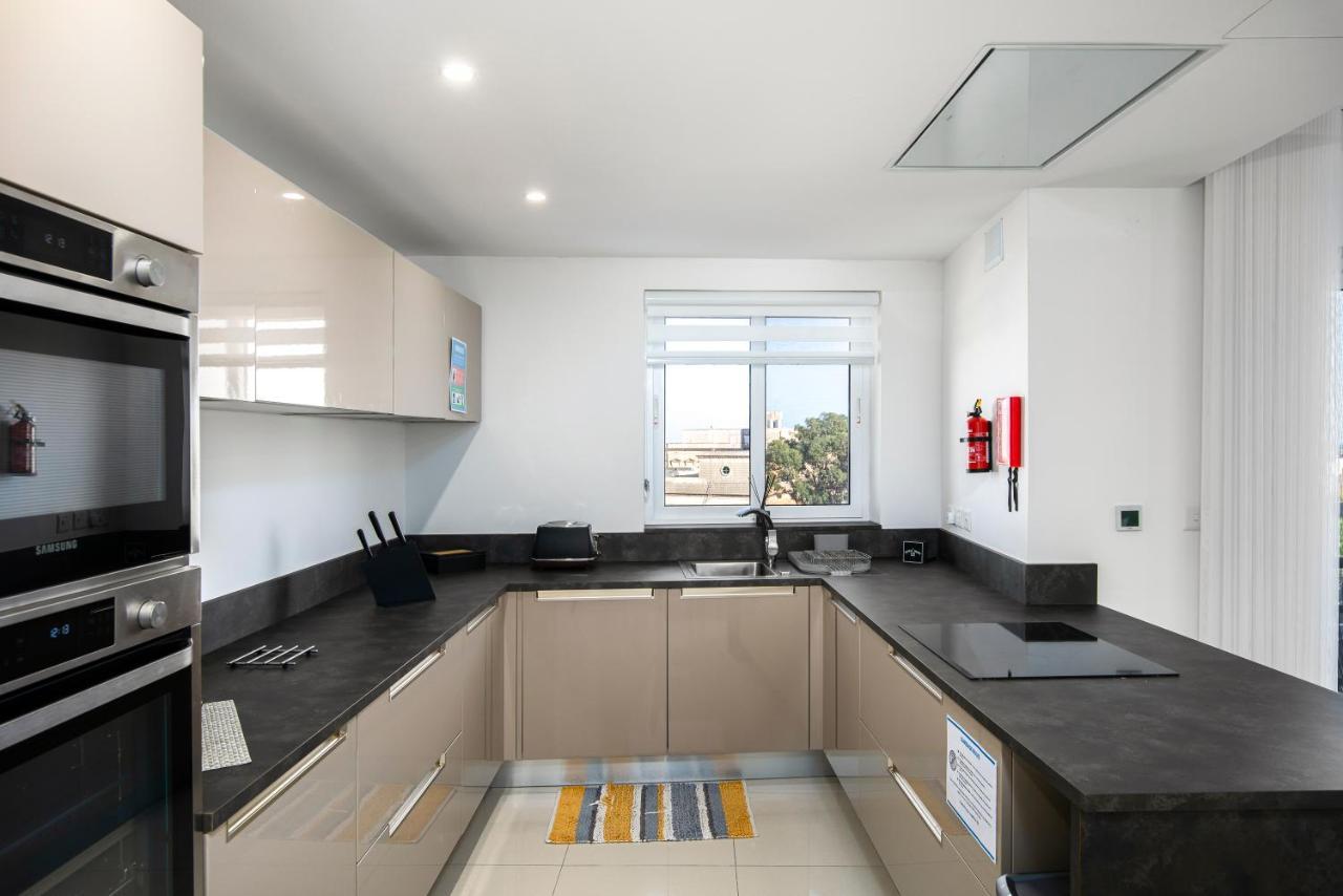 Spacious, Modern & Cosy 2 Bedroom 2 Bathroom Apartment - St. Julians سانت جوليان المظهر الخارجي الصورة
